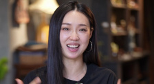 黑丝美女被爆艹